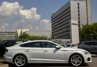 Подержанный автомобиль Audi A5 Liftback 2018 года (3 фото)