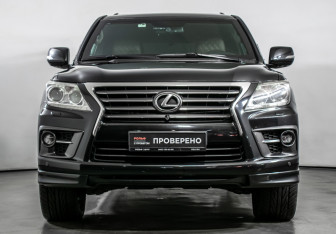 Подержанный автомобиль Lexus LX 2012 года (2 фото)
