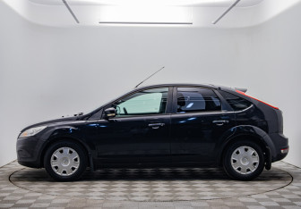Подержанный автомобиль Ford Focus Hatchback 2010 года (8 фото)