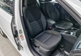 Подержанный автомобиль Skoda Octavia Liftback 2019 года (23 фото)