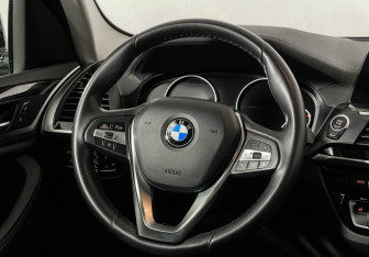 Подержанный автомобиль BMW X3 2019 года (15 фото)
