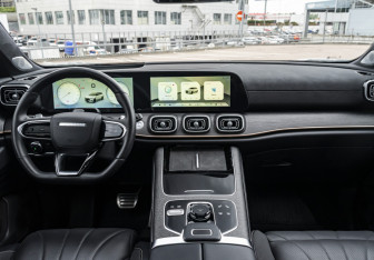 Подержанный автомобиль Jaecoo J8 2024 года (13 фото)