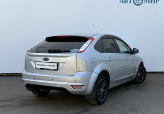 Подержанный автомобиль Ford Focus Hatchback 2010 года (5 фото)