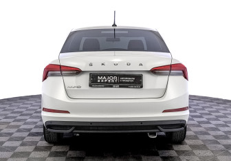 Подержанный автомобиль Skoda Rapid Liftback 2021 года (6 фото)