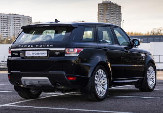 Подержанный автомобиль Land Rover Range Rover Sport 2016 года (5 фото)