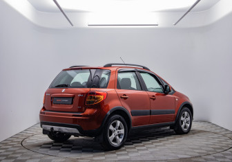 Подержанный автомобиль Suzuki SX4 Hatchback 2010 года (5 фото)