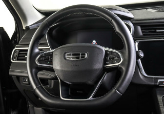 Подержанный автомобиль Geely Atlas Pro 2023 года (12 фото)