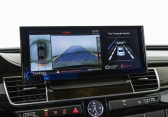 Подержанный автомобиль Audi A8 2014 года (18 фото)