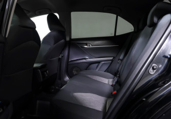 Подержанный автомобиль Toyota Camry Sedan 2018 года (11 фото)