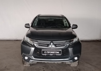 Подержанный автомобиль Mitsubishi Pajero Sport 2018 года (2 фото)