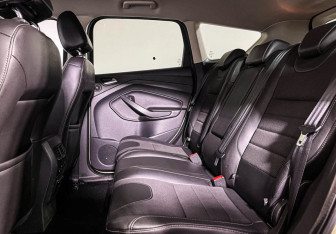 Подержанный автомобиль Ford Kuga 2013 года (10 фото)