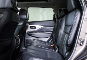 Подержанный автомобиль Nissan Murano Suv 2018 года (12 фото)