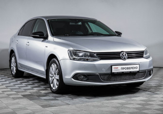 Подержанный автомобиль Volkswagen Jetta Sedan 2013 года (3 фото)
