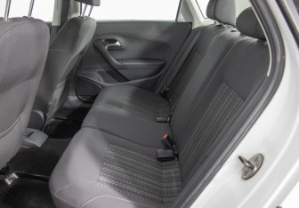 Подержанный автомобиль Volkswagen Polo Sedan 2017 года (11 фото)