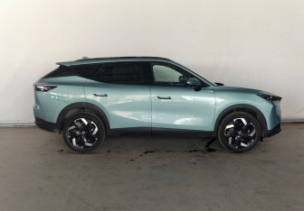 Подержанный автомобиль Omoda C7 2025 года (8 фото)