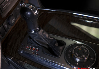 Подержанный автомобиль Nissan Patrol 2014 года (17 фото)