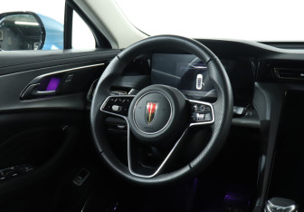 Подержанный автомобиль Hongqi H5 2024 года (15 фото)