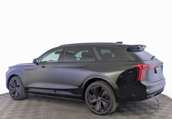 Подержанный автомобиль Hongqi E-HS9 2022 года (7 фото)