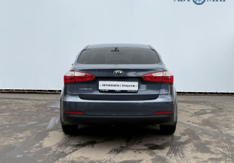 Подержанный автомобиль Kia Cerato Sedan 2014 года (6 фото)