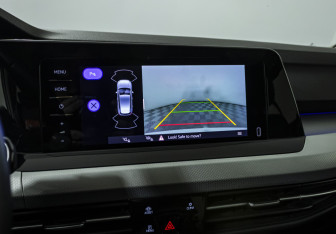 Подержанный автомобиль Volkswagen Golf Hatchback 2021 года (16 фото)