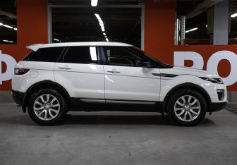 Подержанный автомобиль Land Rover Range Rover Evoque 2017 года (4 фото)
