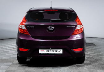 Подержанный автомобиль Hyundai Solaris Hatchback 2013 года (6 фото)