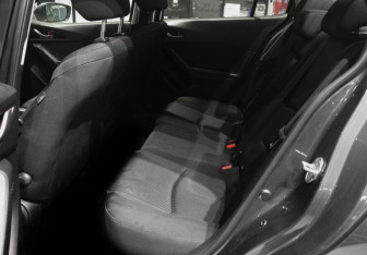 Подержанный автомобиль Mazda 3 Sedan 2014 года (8 фото)