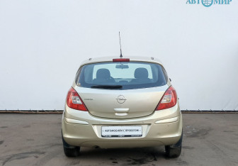 Подержанный автомобиль Opel Corsa 2009 года (6 фото)