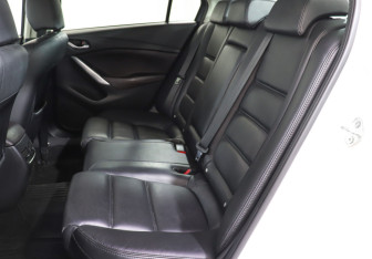 Подержанный автомобиль Mazda 6 Sedan 2015 года (10 фото)