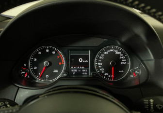 Подержанный автомобиль Audi Q5 2014 года (11 фото)