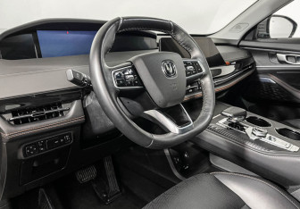 Подержанный автомобиль Changan UNI-K 2023 года (13 фото)