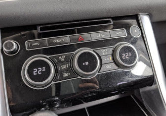 Подержанный автомобиль Land Rover Range Rover Sport 2015 года (21 фото)