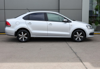 Подержанный автомобиль Volkswagen Polo Sedan 2014 года (4 фото)