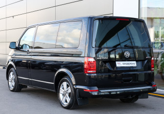 Подержанный автомобиль Volkswagen Multivan 2019 года (7 фото)
