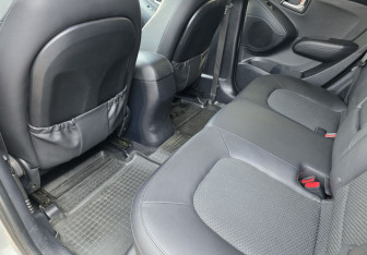 Подержанный автомобиль Hyundai ix35 2012 года (10 фото)