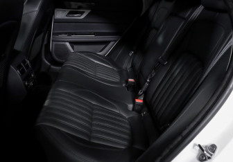 Подержанный автомобиль Jaguar XF Sedan 2018 года (10 фото)