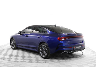 Подержанный автомобиль Kia K5 2021 года (7 фото)