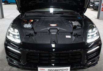 Подержанный автомобиль Porsche Cayenne 2021 года (9 фото)
