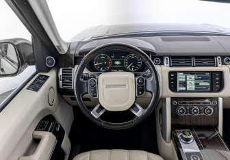 Подержанный автомобиль Land Rover Range Rover 2015 года (22 фото)