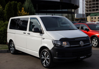 Подержанный автомобиль Volkswagen Caravelle 2018 года (2 фото)