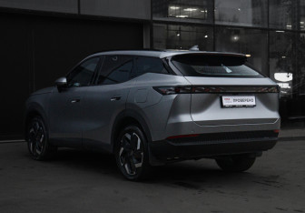 Подержанный автомобиль Omoda C7 2025 года (7 фото)