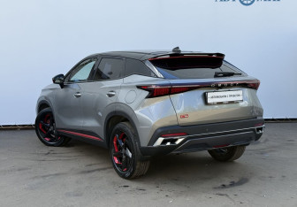 Подержанный автомобиль Omoda C5 2023 года (7 фото)