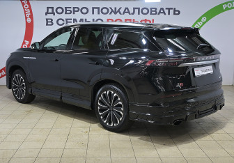 Подержанный автомобиль Jaecoo J8 2024 года (6 фото)