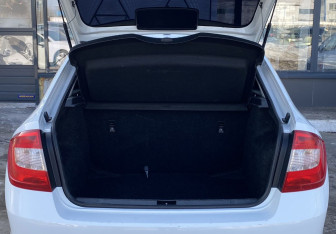 Подержанный автомобиль Skoda Rapid Liftback 2016 года (9 фото)