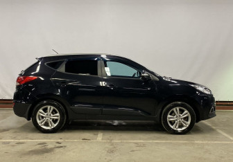 Подержанный автомобиль Hyundai ix35 2011 года (4 фото)