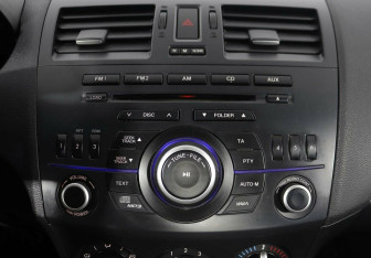 Подержанный автомобиль Mazda 3 Sedan 2012 года (10 фото)