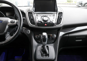Подержанный автомобиль Ford Kuga 2016 года (14 фото)