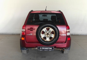 Подержанный автомобиль Suzuki Grand Vitara 2007 года (6 фото)