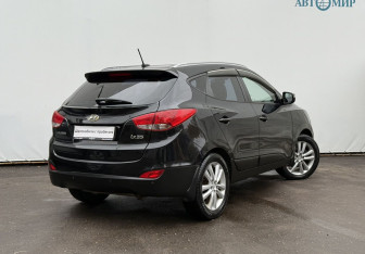 Подержанный автомобиль Hyundai ix35 2010 года (5 фото)
