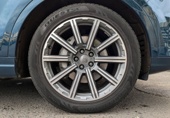 Подержанный автомобиль Audi Q7 2019 года (18 фото)